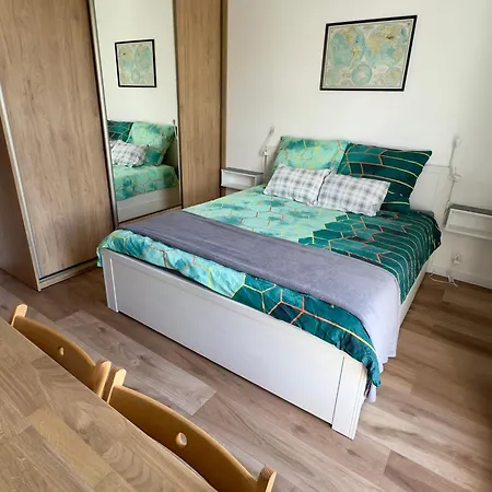 Navy Blue شقة غدينيا