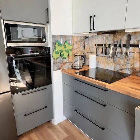 شقة Navy Blue غدينيا