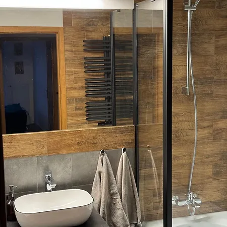 Navy Blue شقة غدينيا