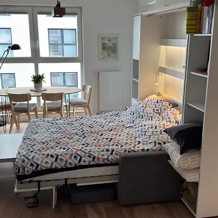 Navy Blue شقة غدينيا